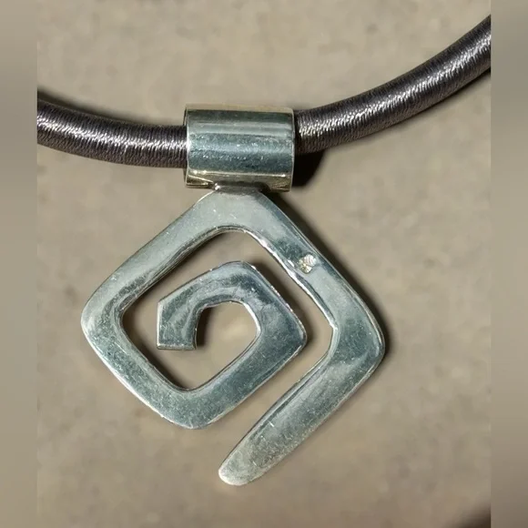 Sterling Silver 925 Greek Key Spiral Pendant Necklace - Picture 4 of 6